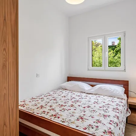 Апартаменты Apartments Zlarin Зларин