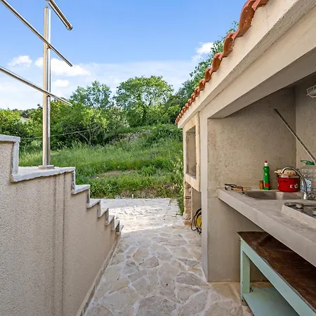Apartments Zlarin Apartman