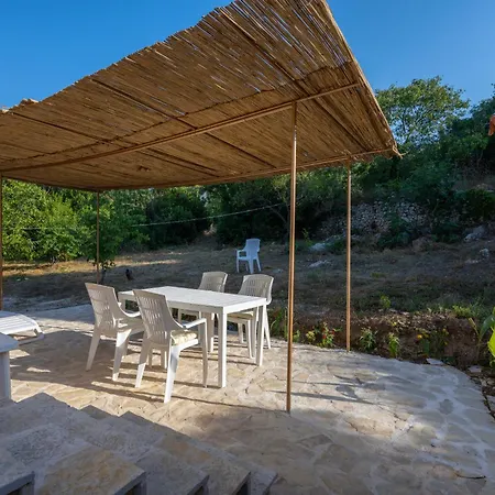 Apartments Zlarin *